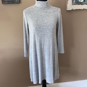 Womens Abercrombie lightweight grey dress.